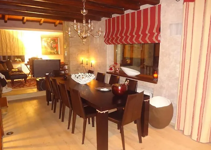 Luxurious In The Surrounding Of A 5 Villa *