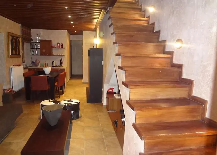 Villa Luxurious In The Surrounding Of A 5